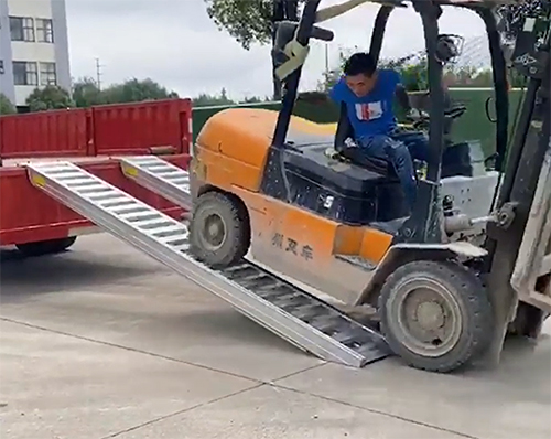 舒兰铝合金梯子的安全问题必须高度重视